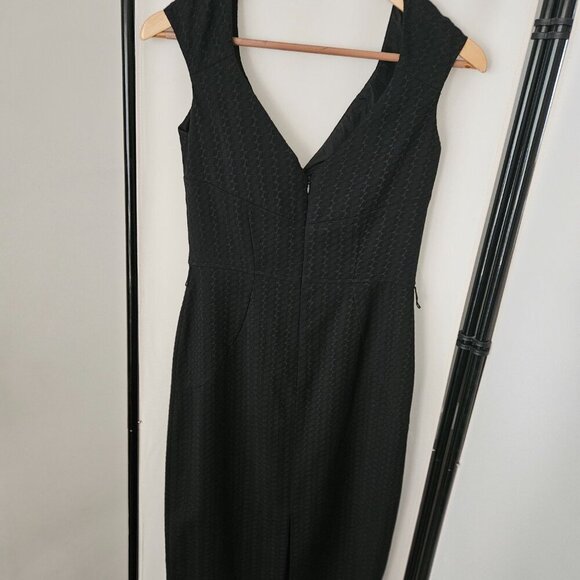 Maggy London Black V-Neck Sleeveless Sheath Dress - Picture 2 of 2